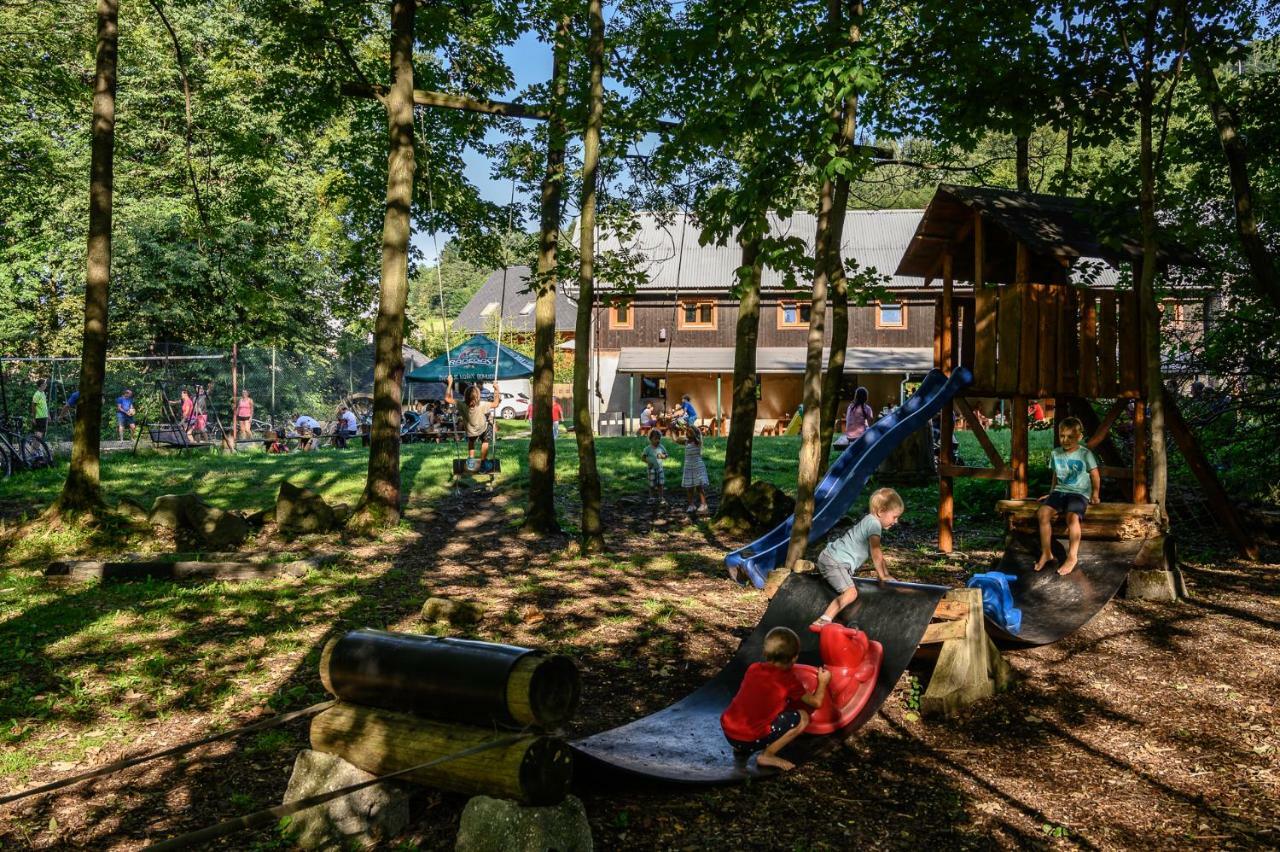 Penzion Tyra Тршинец Экстерьер фото